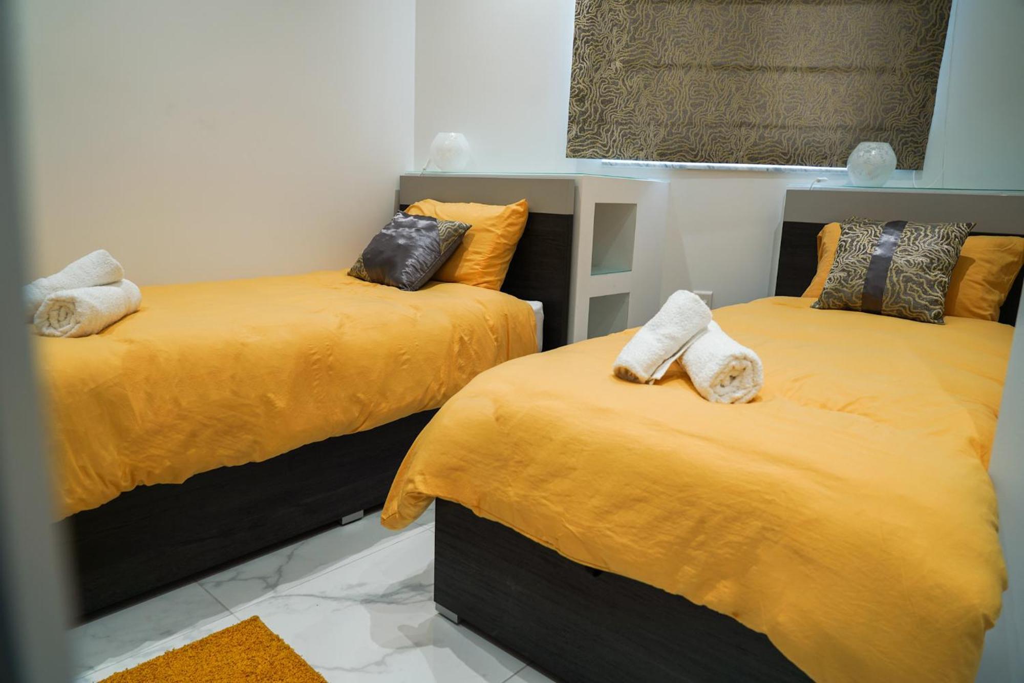 Southview Luxury Penthouse Apartment *