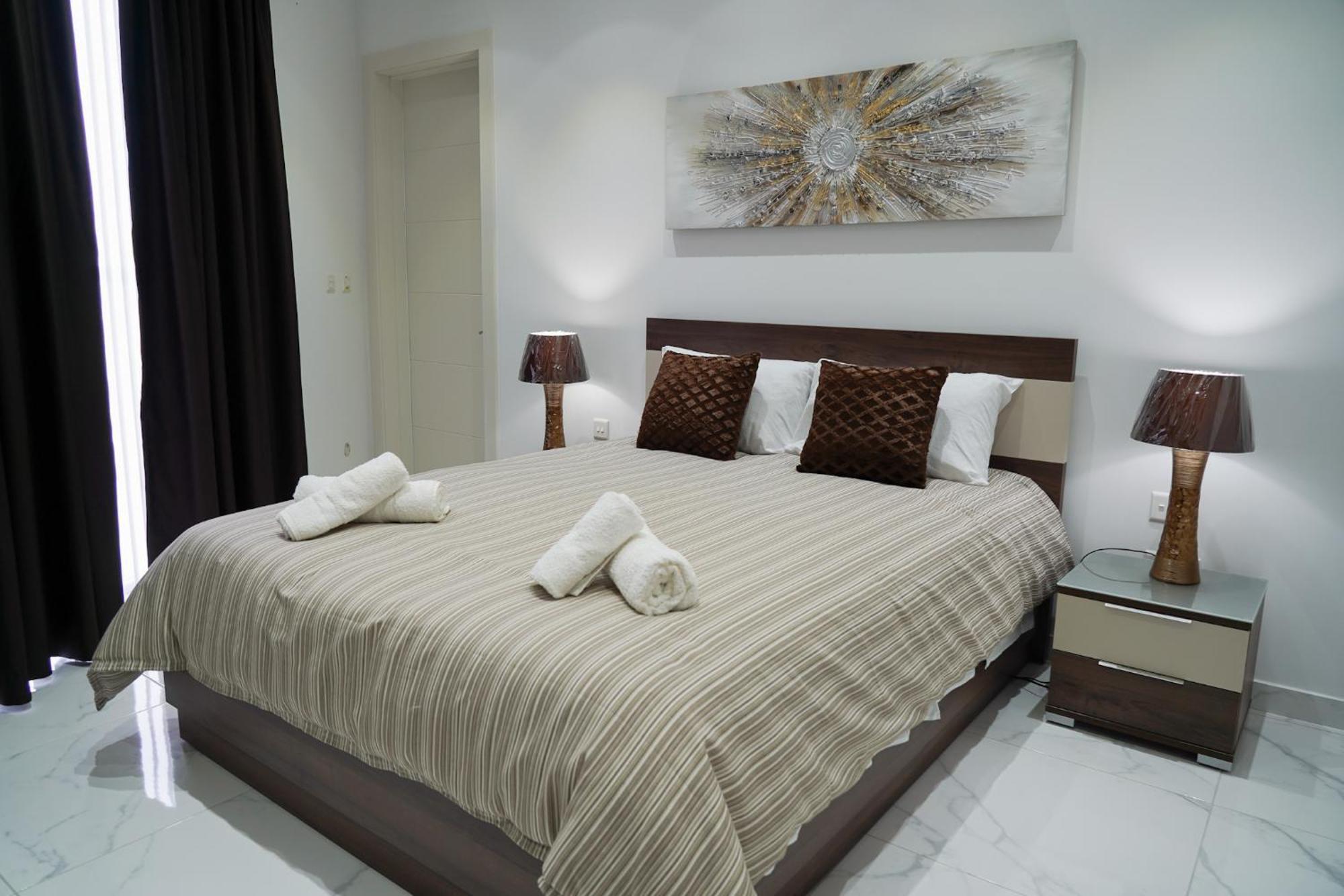 Southview Luxury Penthouse Apartment *